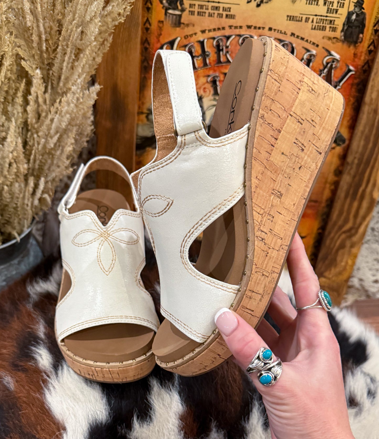 Darlin’ Corkys Wedges *White