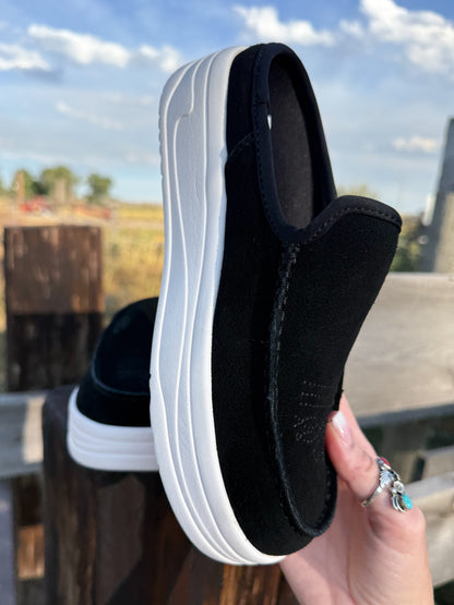 The Cowgirl Mule Slip-Ons *Black