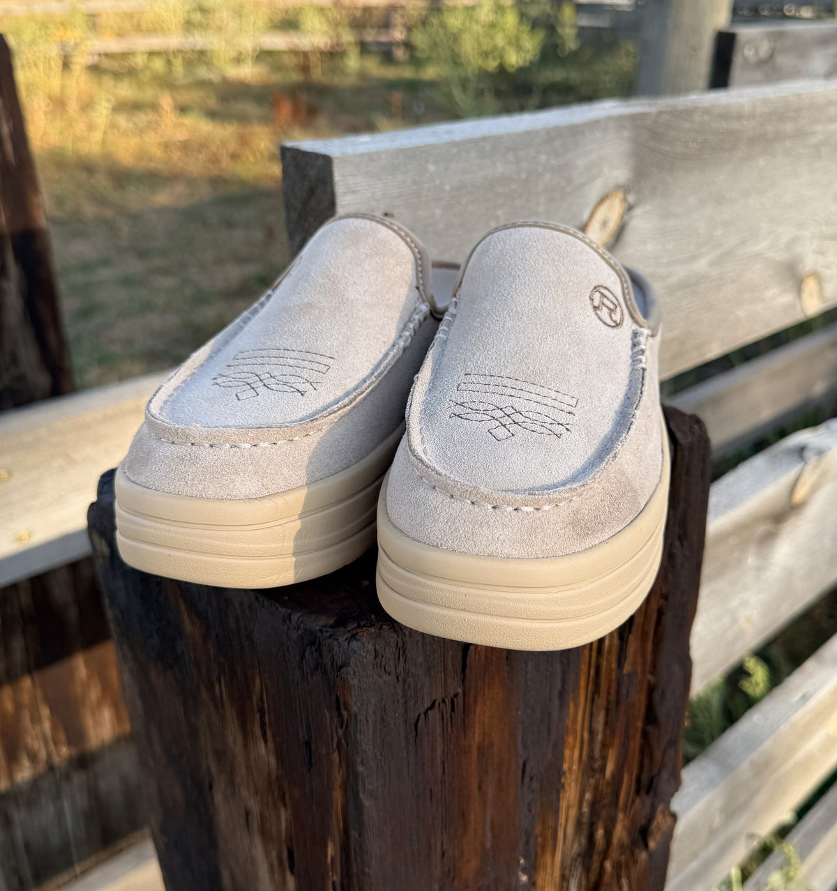 The Cowgirl Mule Slip-Ons *Tan