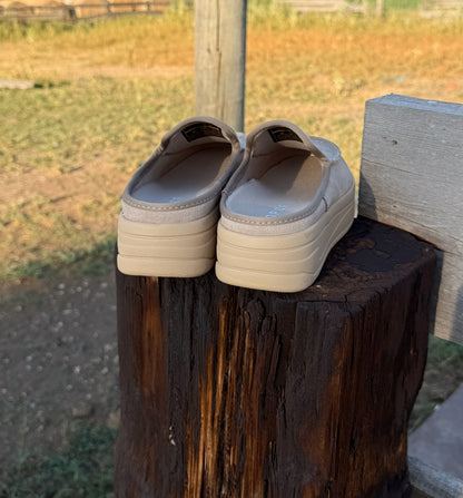 The Cowgirl Mule Slip-Ons *Tan