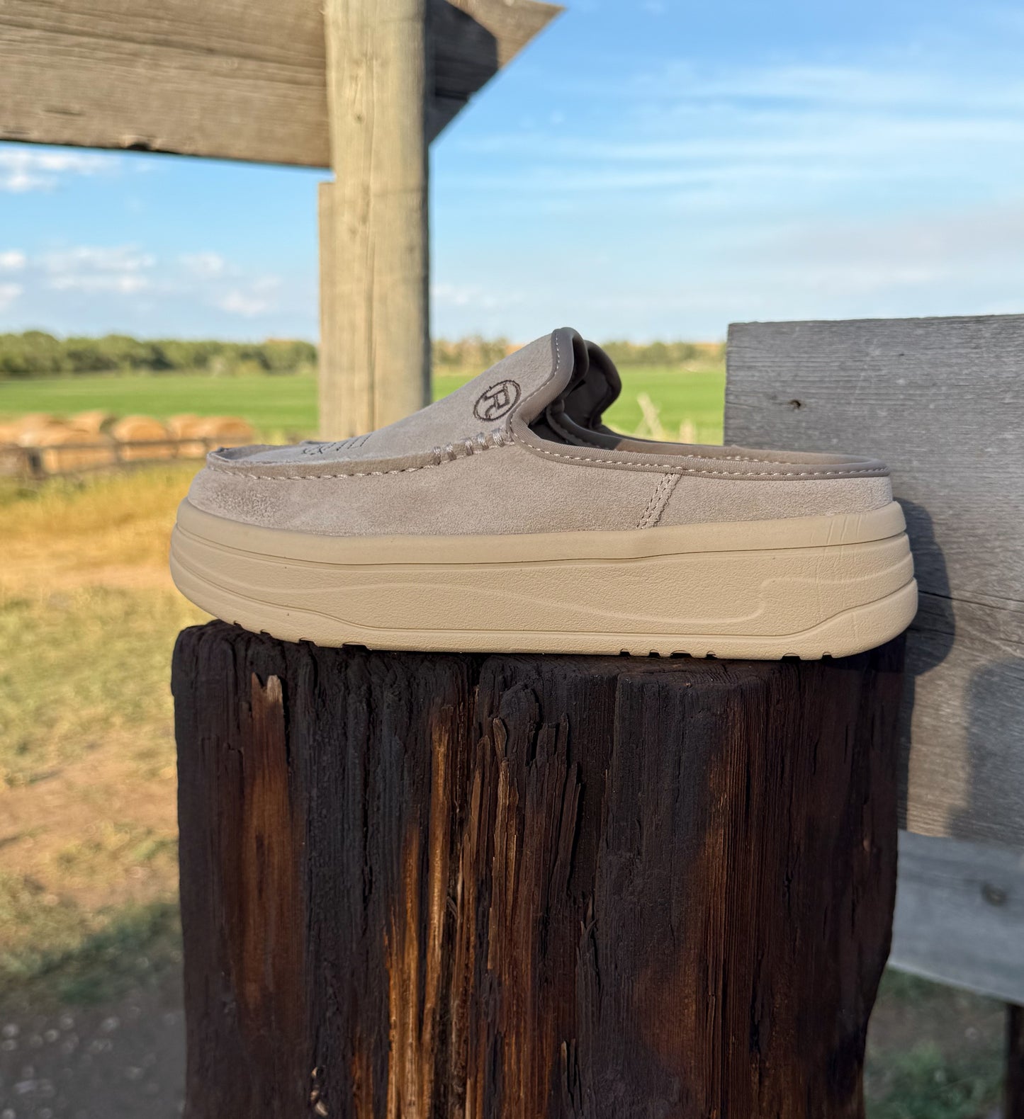 The Cowgirl Mule Slip-Ons *Tan
