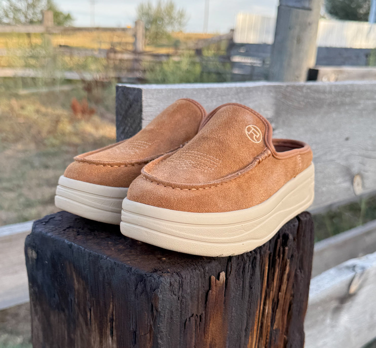 The Cowgirl Mule Slip-Ons *Brown