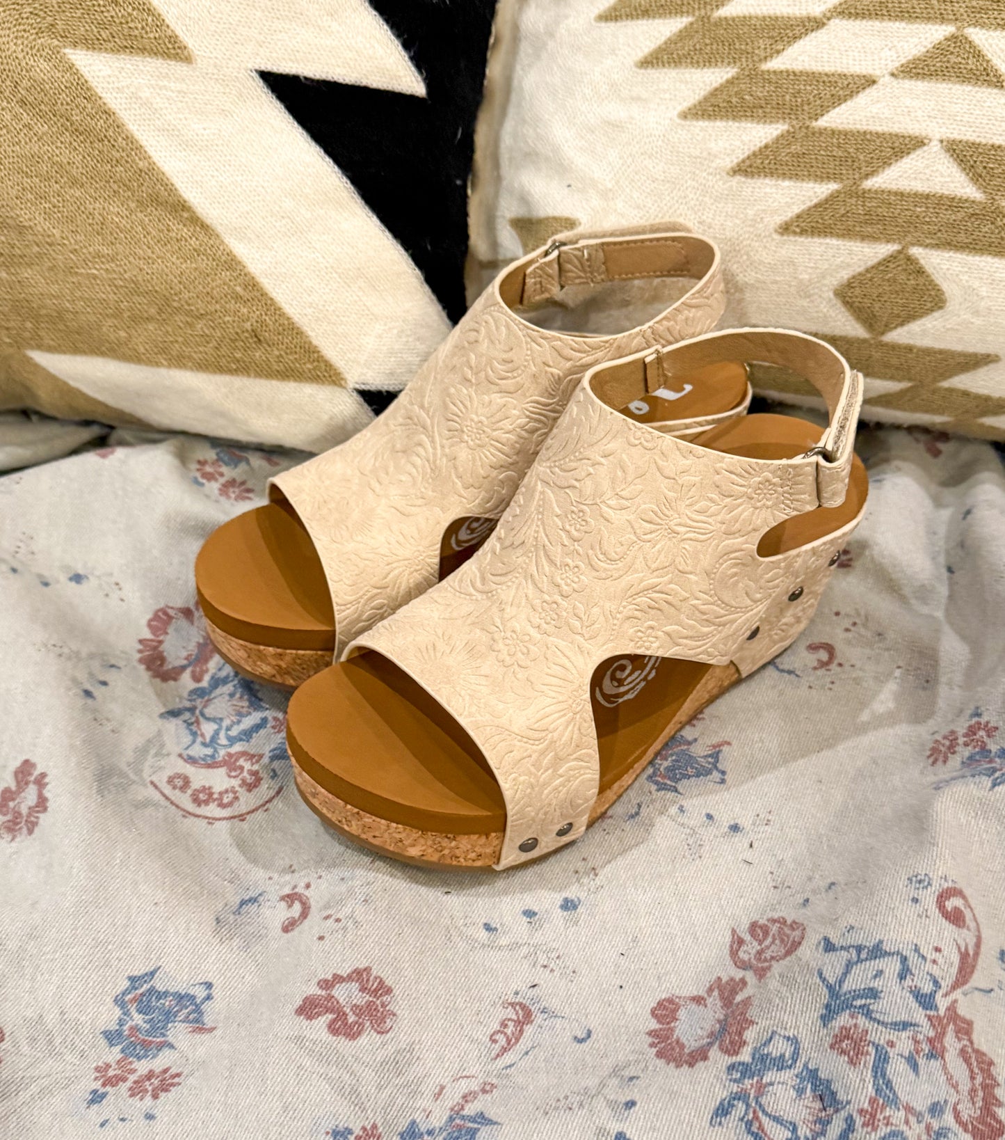Wally Wedges *Cream