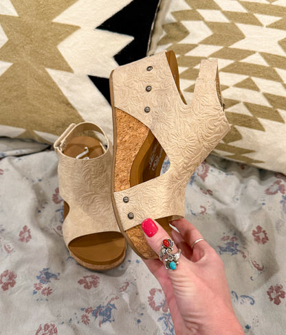 Wally Wedges *Cream