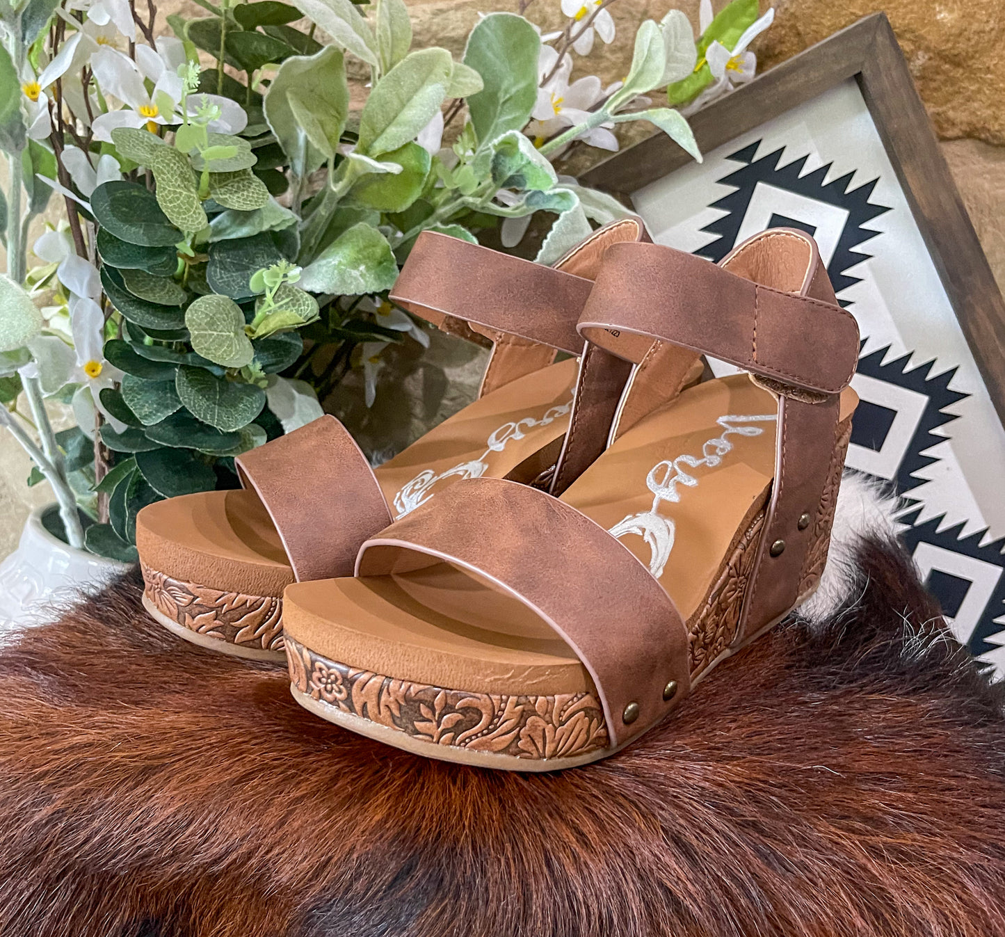 Devon Wedges - Tan