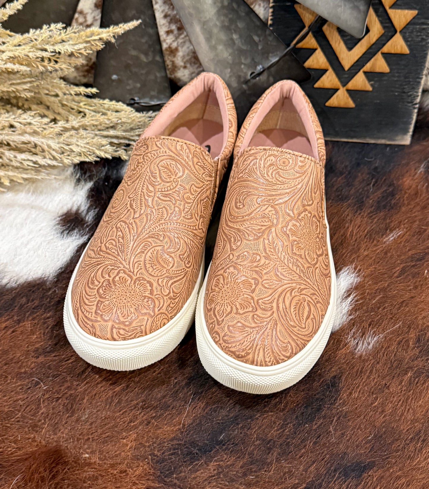 The Rodeo Sneakers *Tan