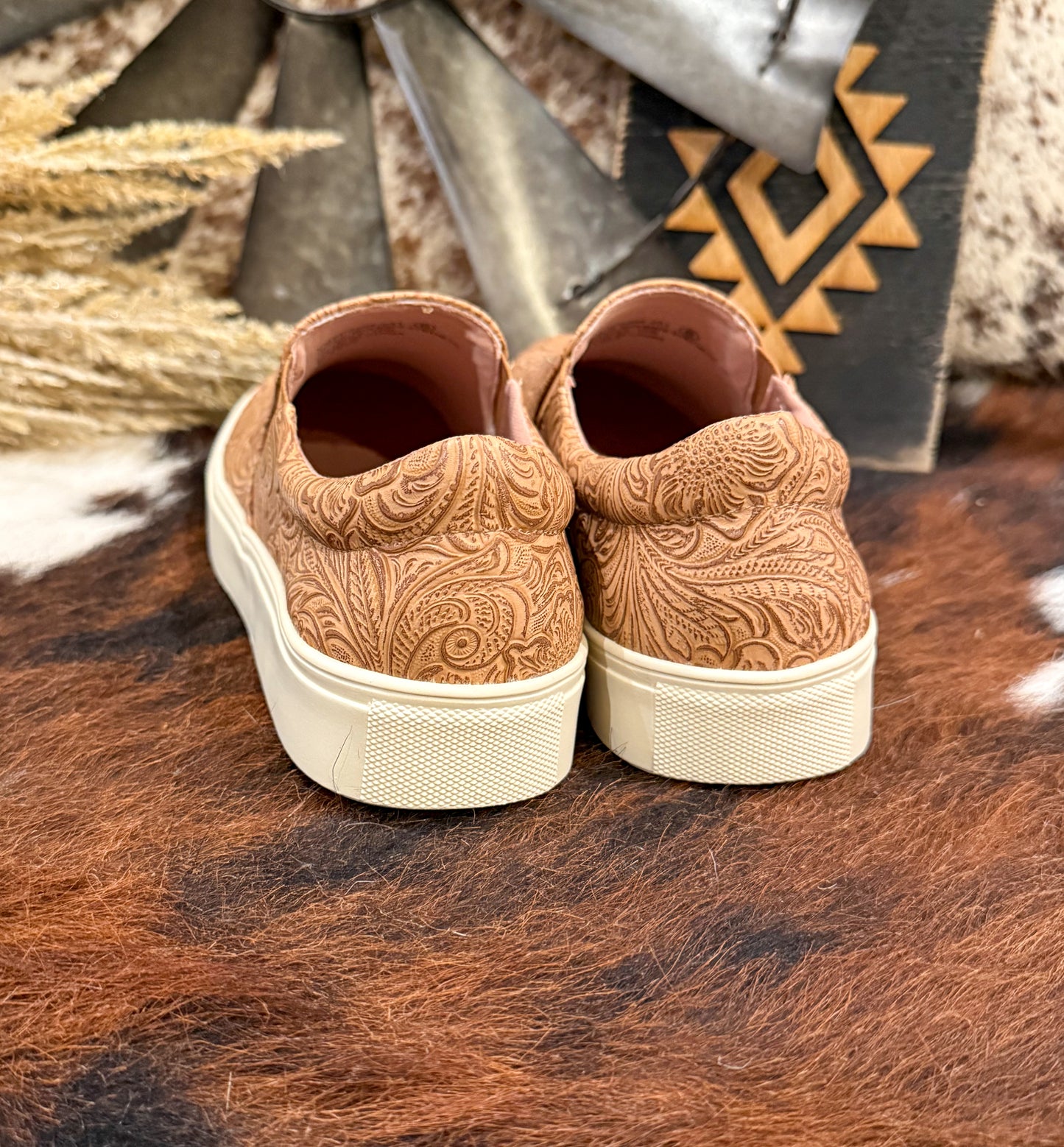 The Rodeo Sneakers *Tan