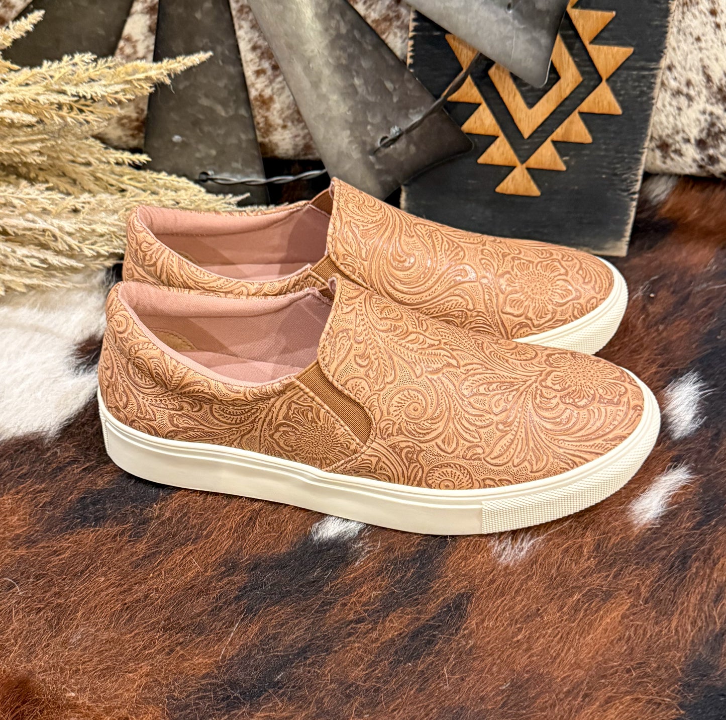 The Rodeo Sneakers *Tan