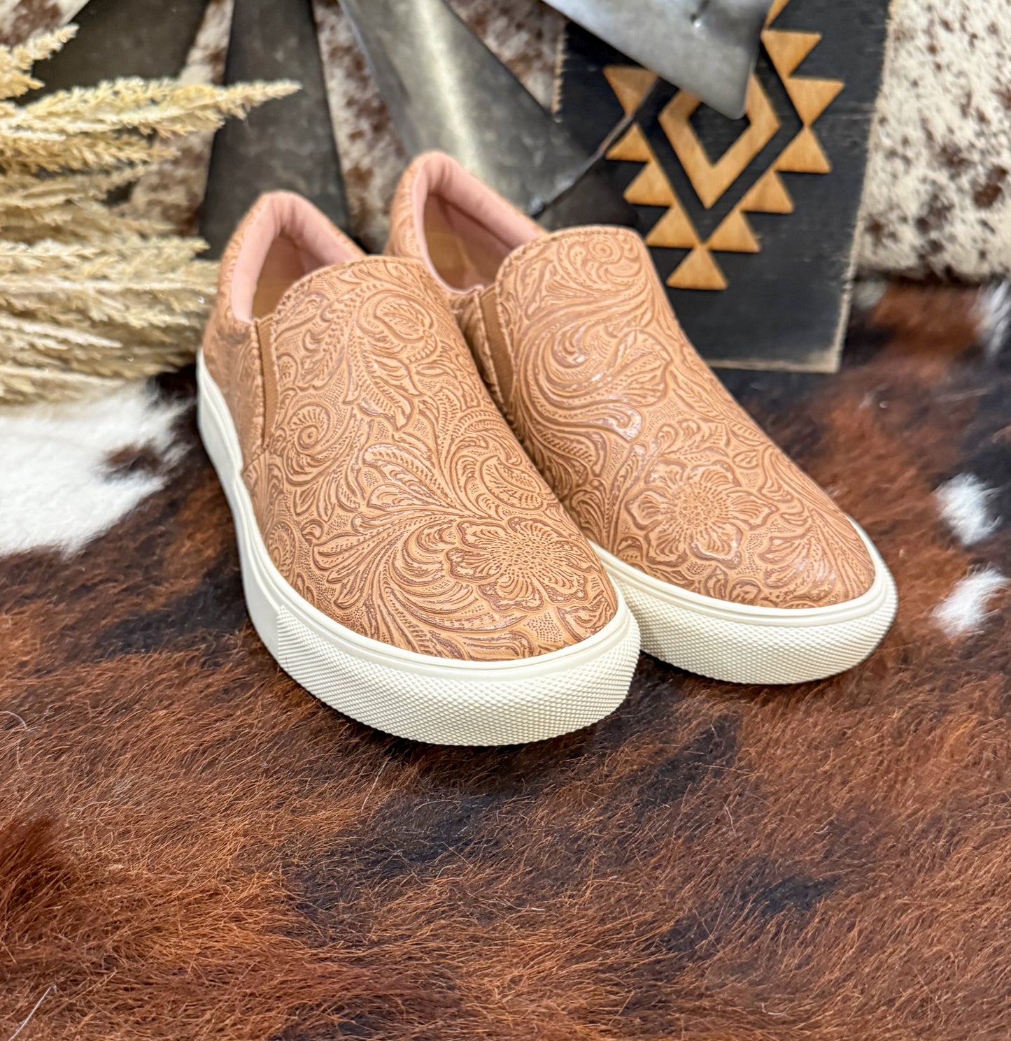 The Rodeo Sneakers *Tan