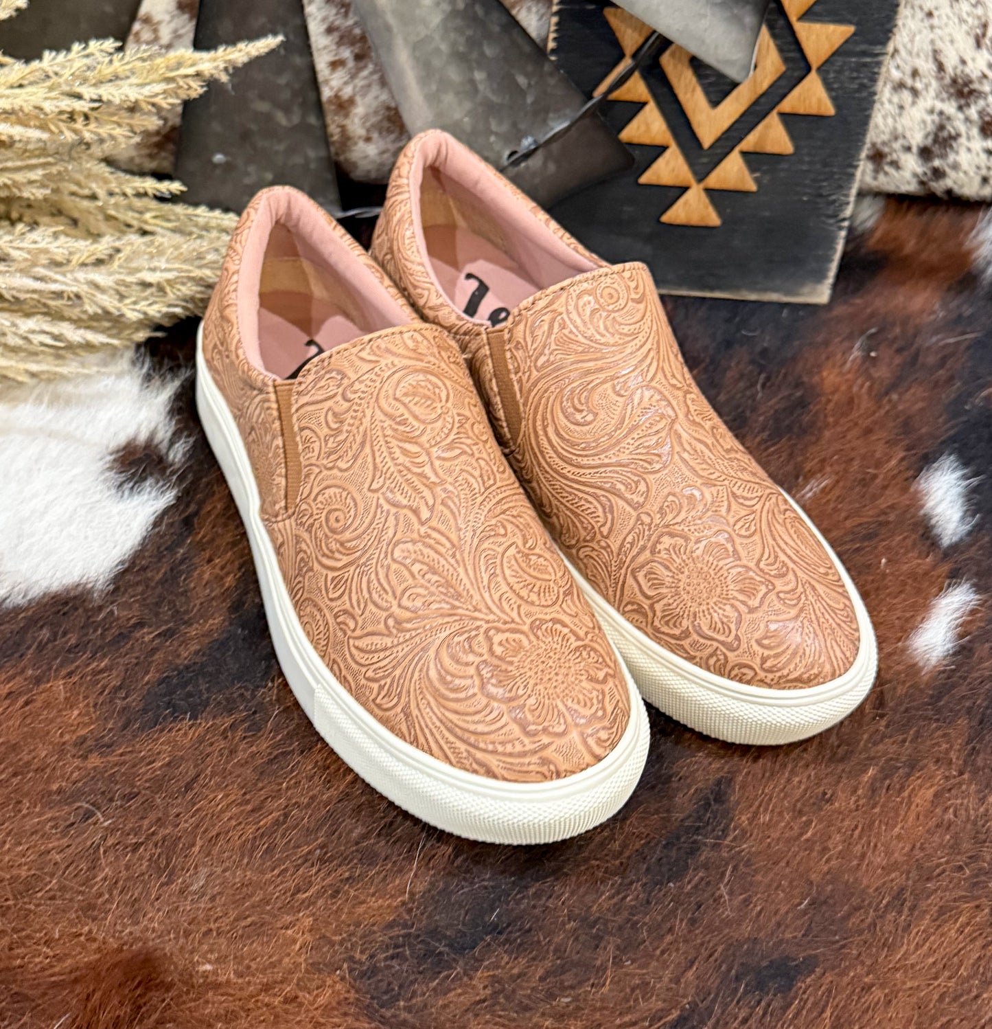The Rodeo Sneakers *Tan