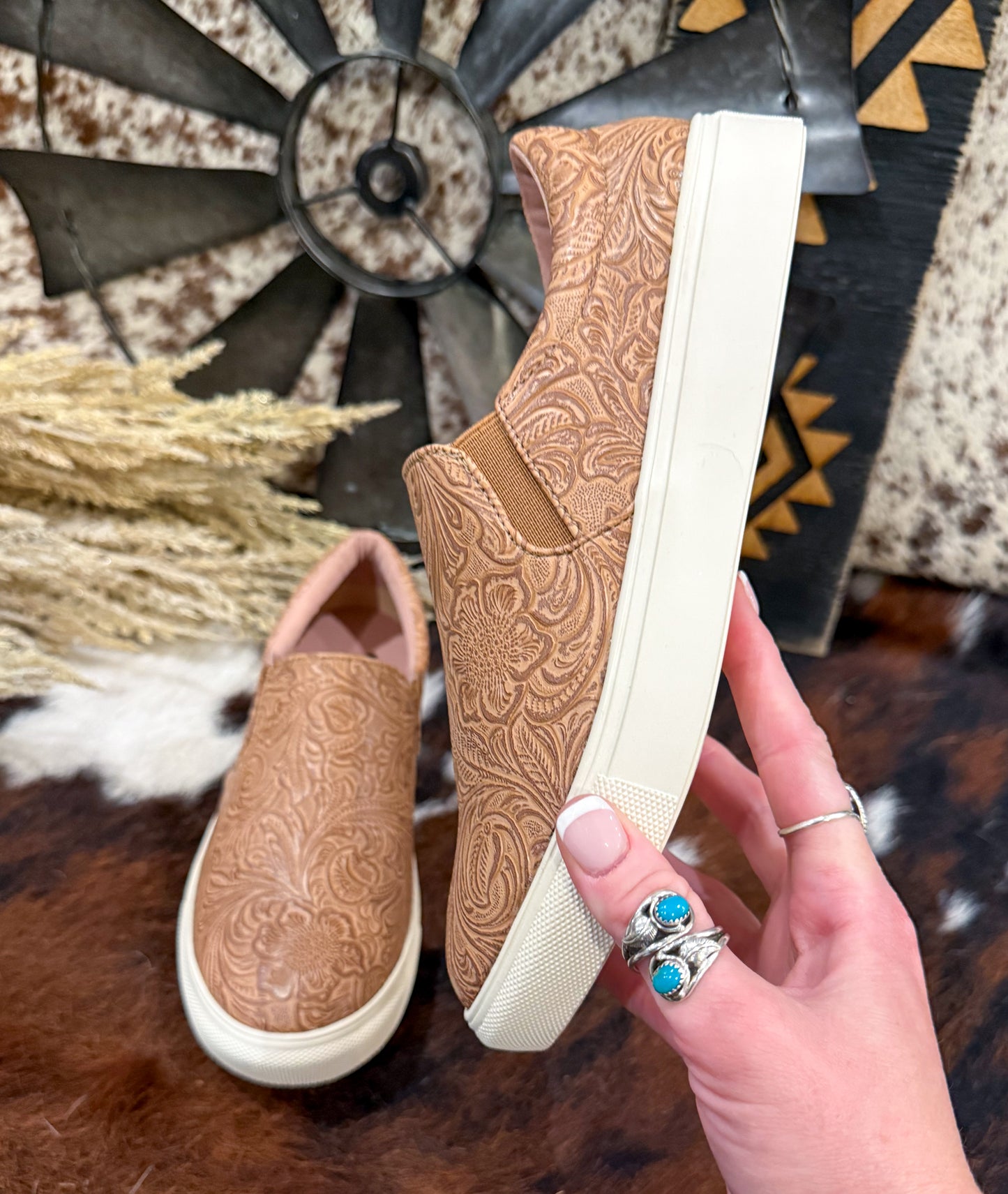The Rodeo Sneakers *Tan