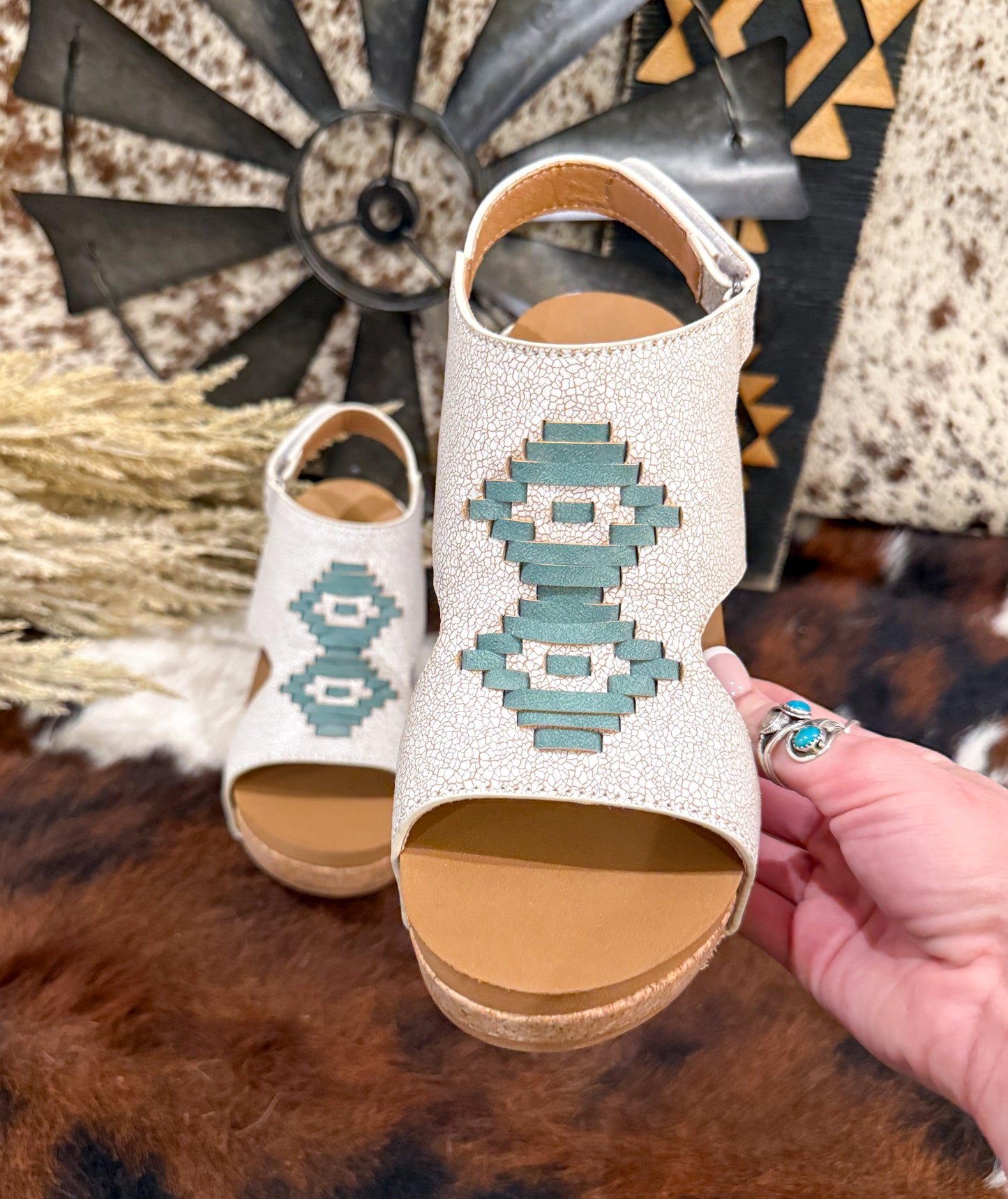 Hana Wedges *Turquoise