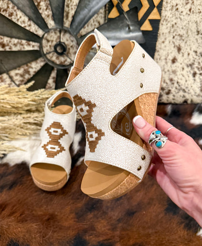 Hana Wedges *Tan