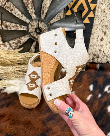 Hana Wedges *Tan