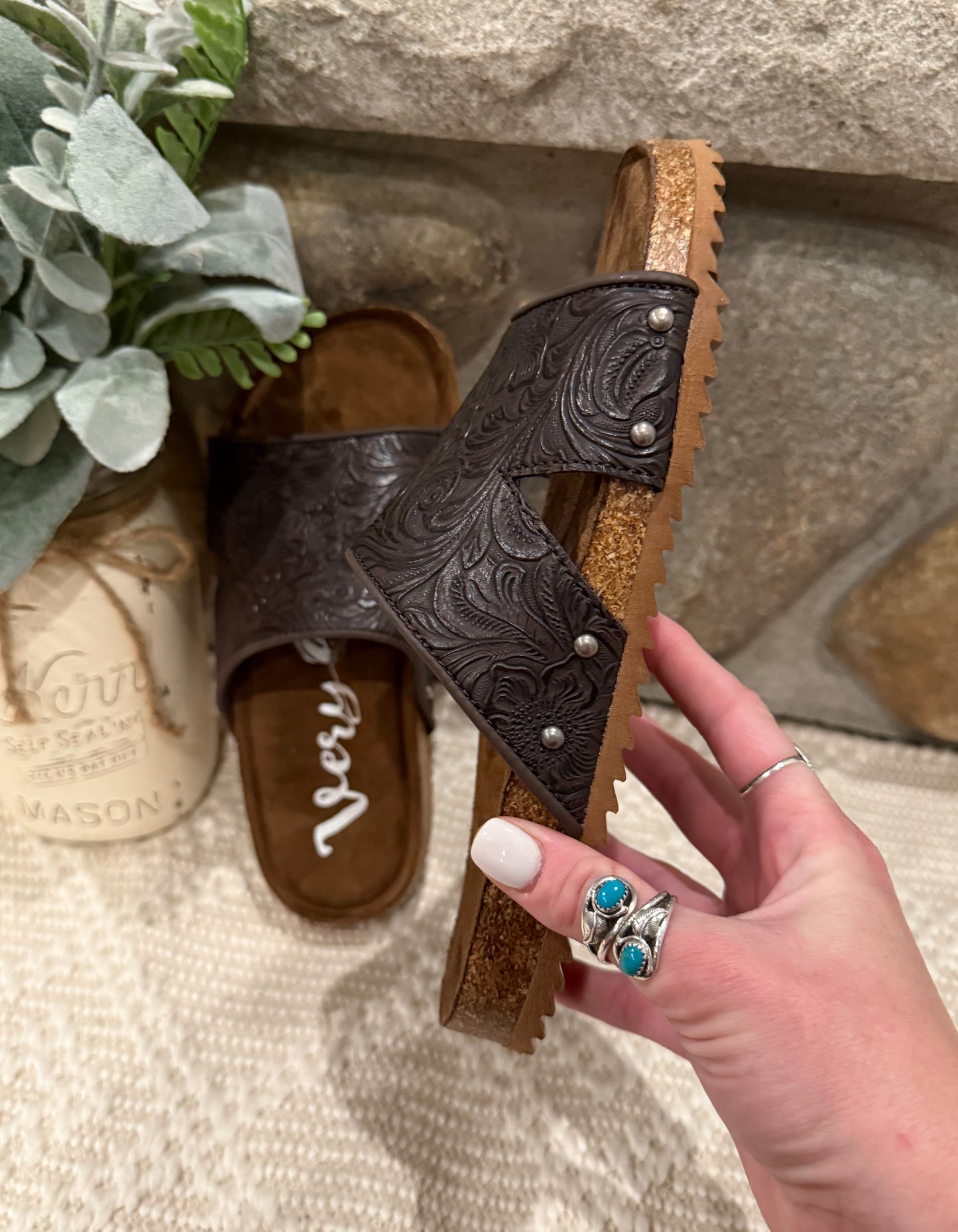 Jordyn Sandals *Chocolate