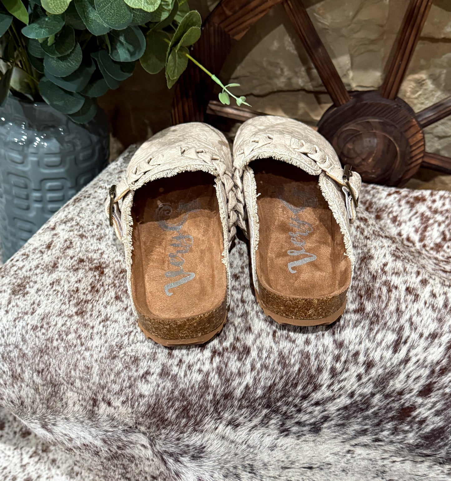 Iris Tooled Slip-Ons *Cream