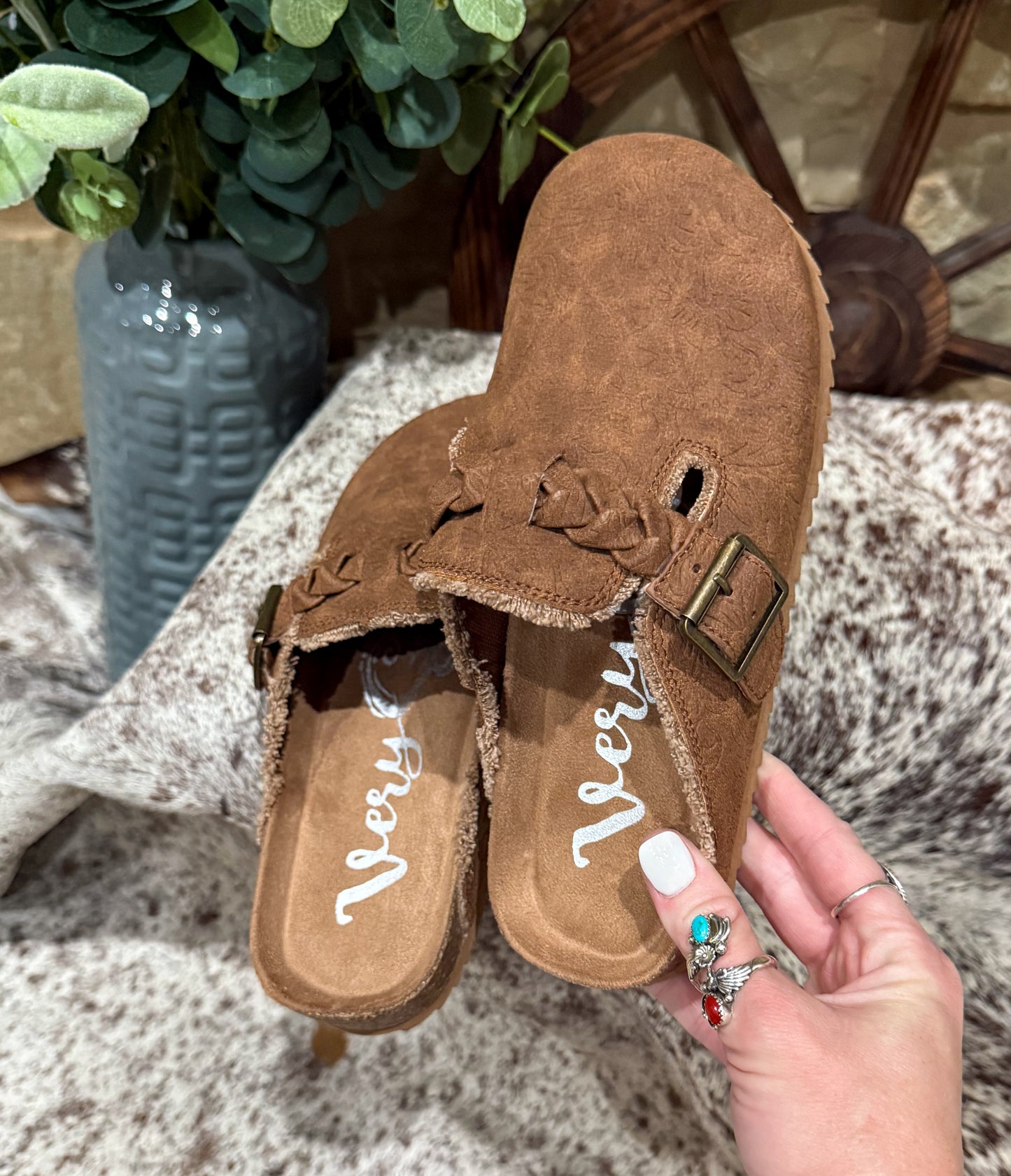 Iris Tooled Slip-Ons *Tan