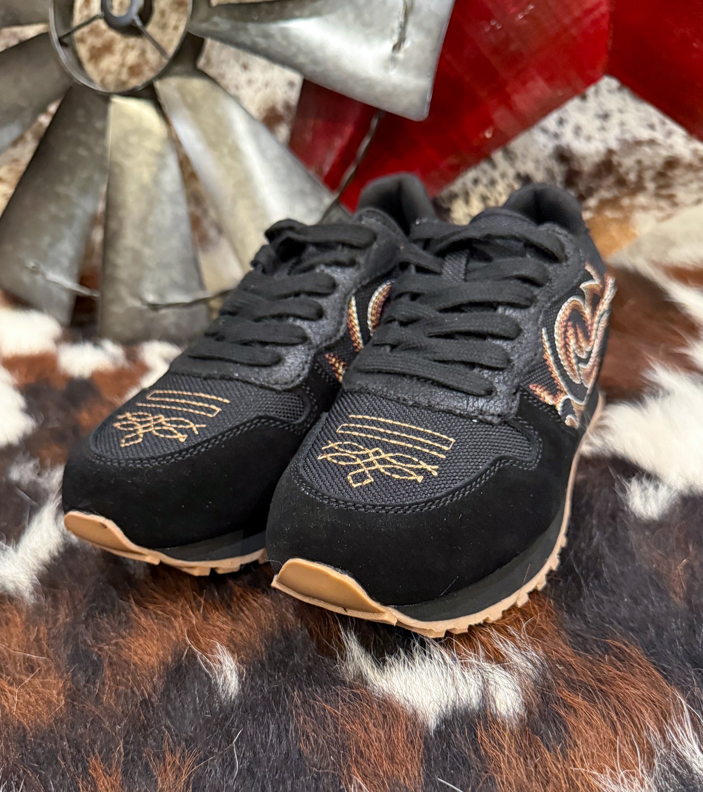 The Western Tennis Shoes *Black