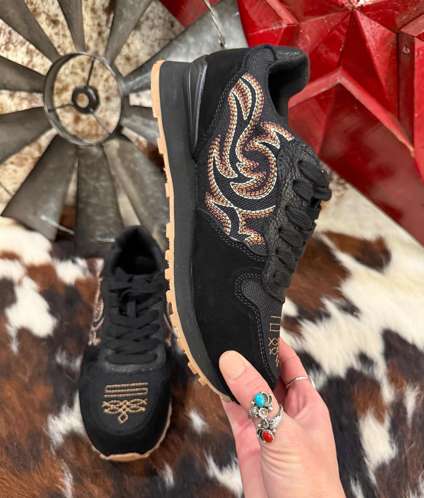 The Western Tennis Shoes *Black