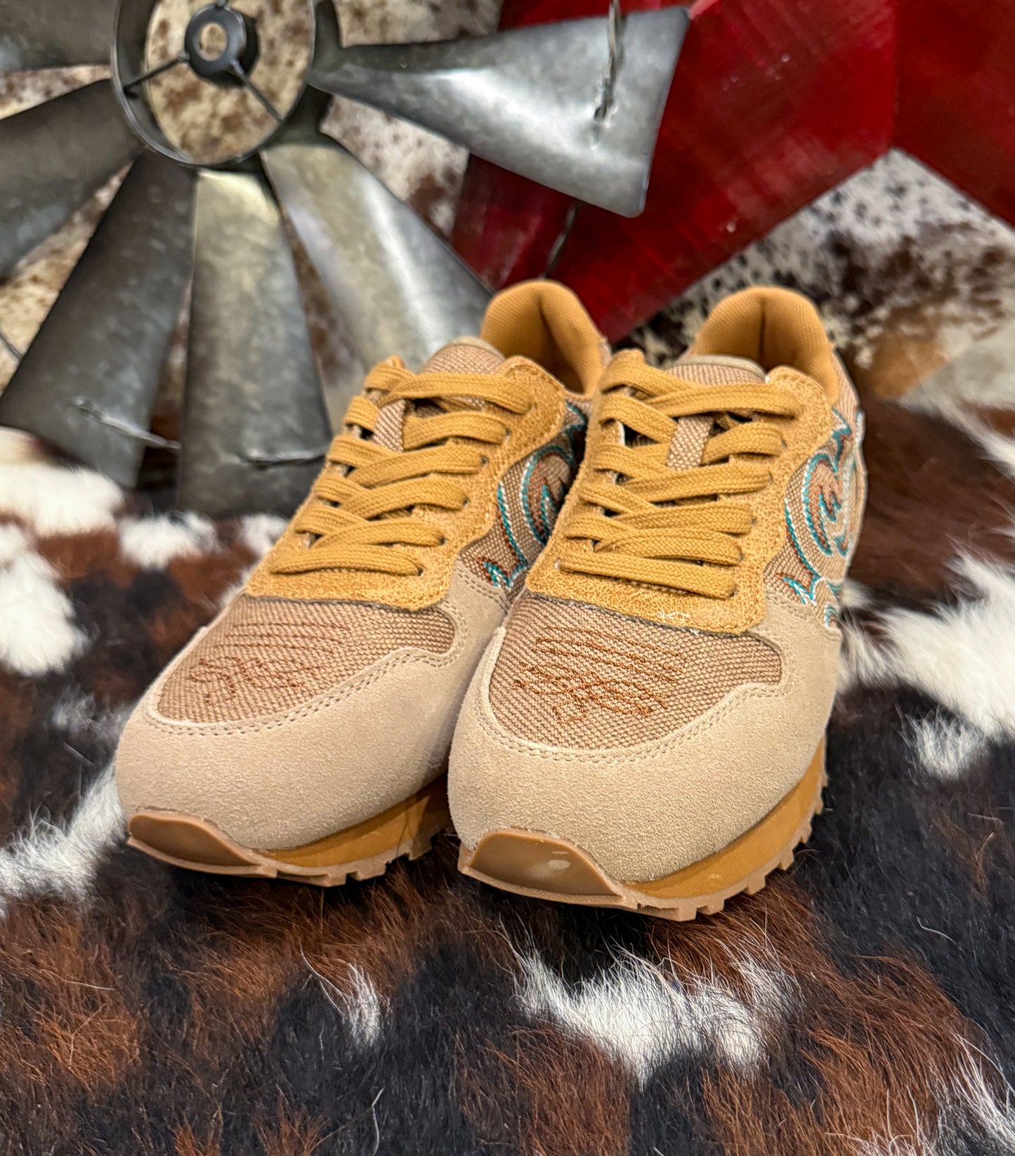 The Western Tennis Shoes *Tan