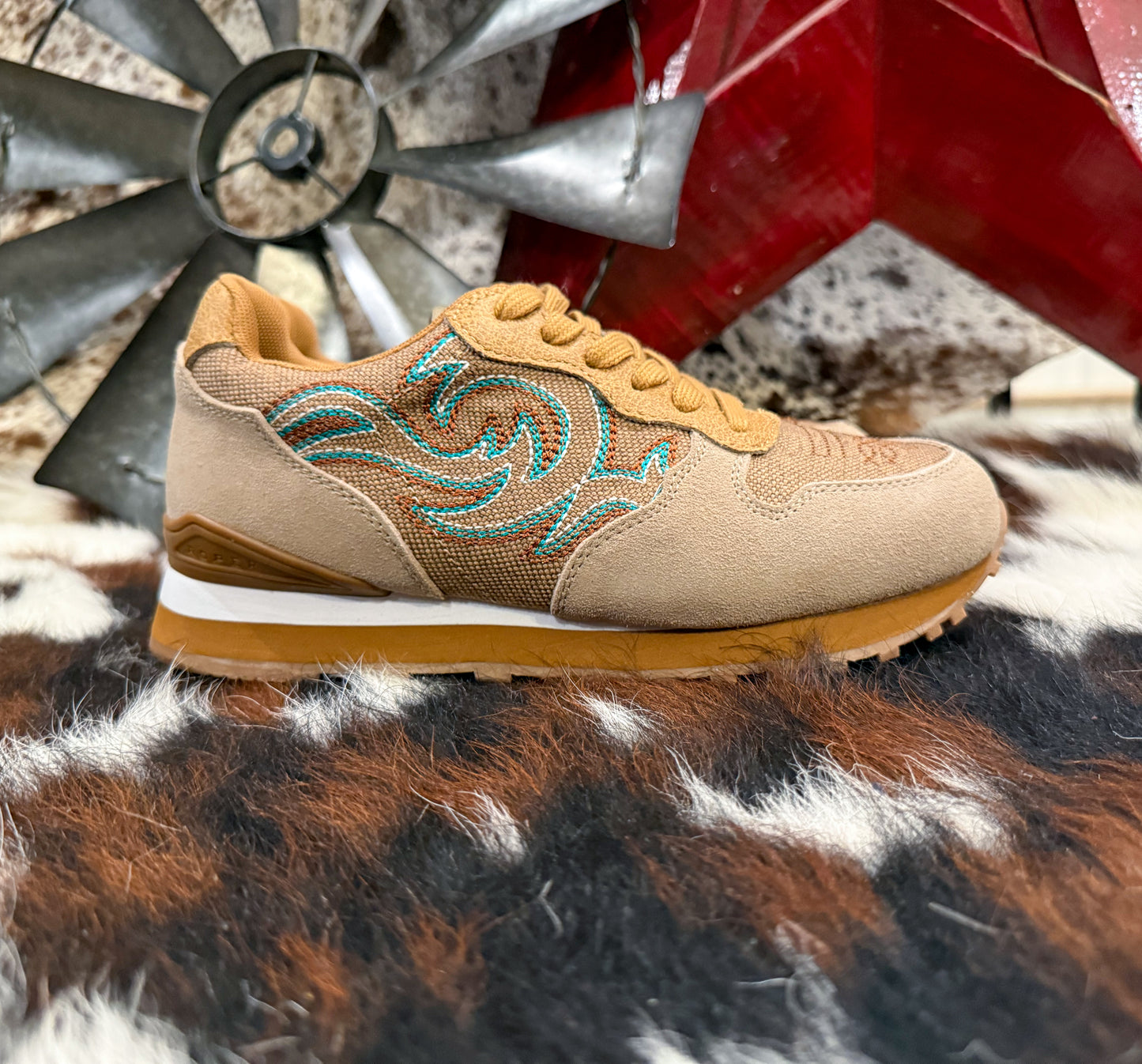 The Western Tennis Shoes *Tan