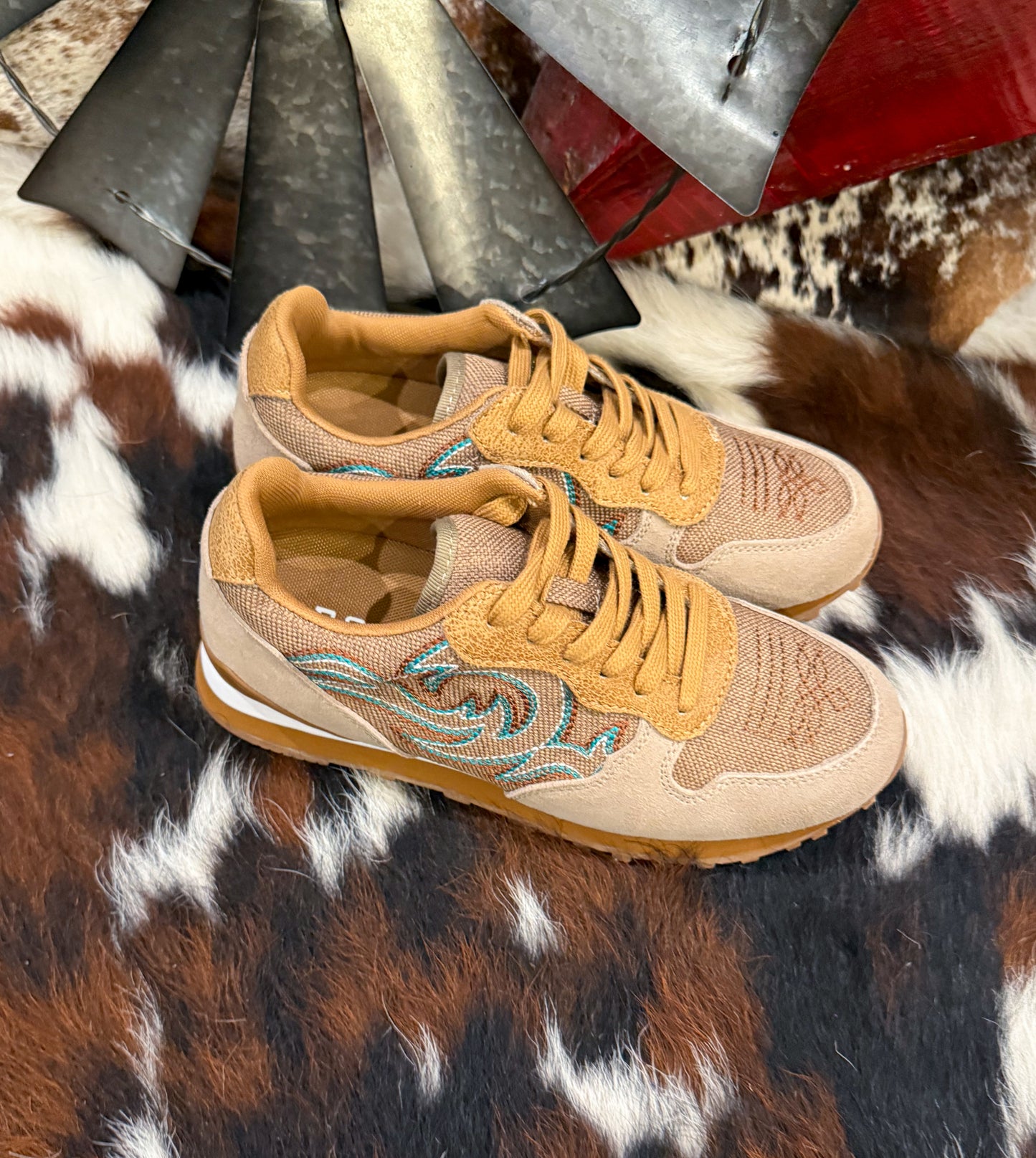 The Western Tennis Shoes *Tan