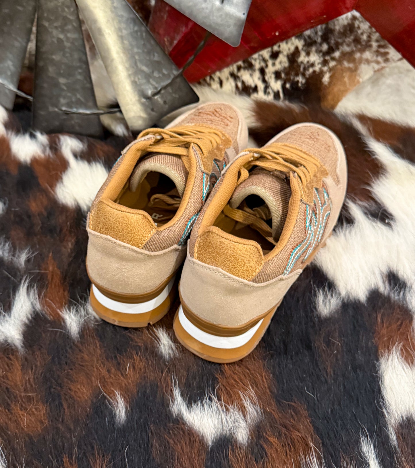 The Western Tennis Shoes *Tan