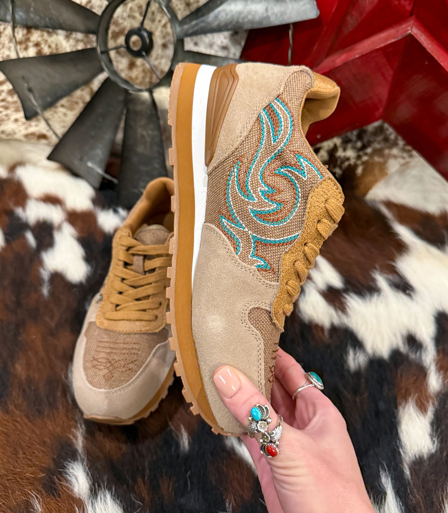 The Western Tennis Shoes *Tan